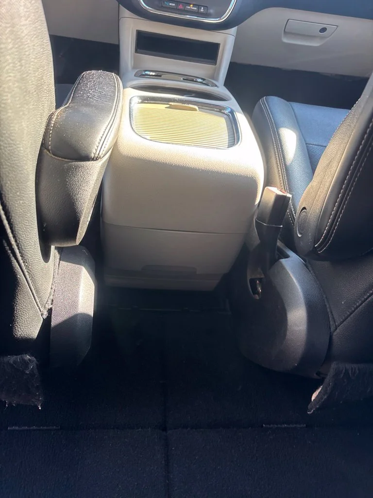 Used 2016 Beige Chrysler Touring-L image 17