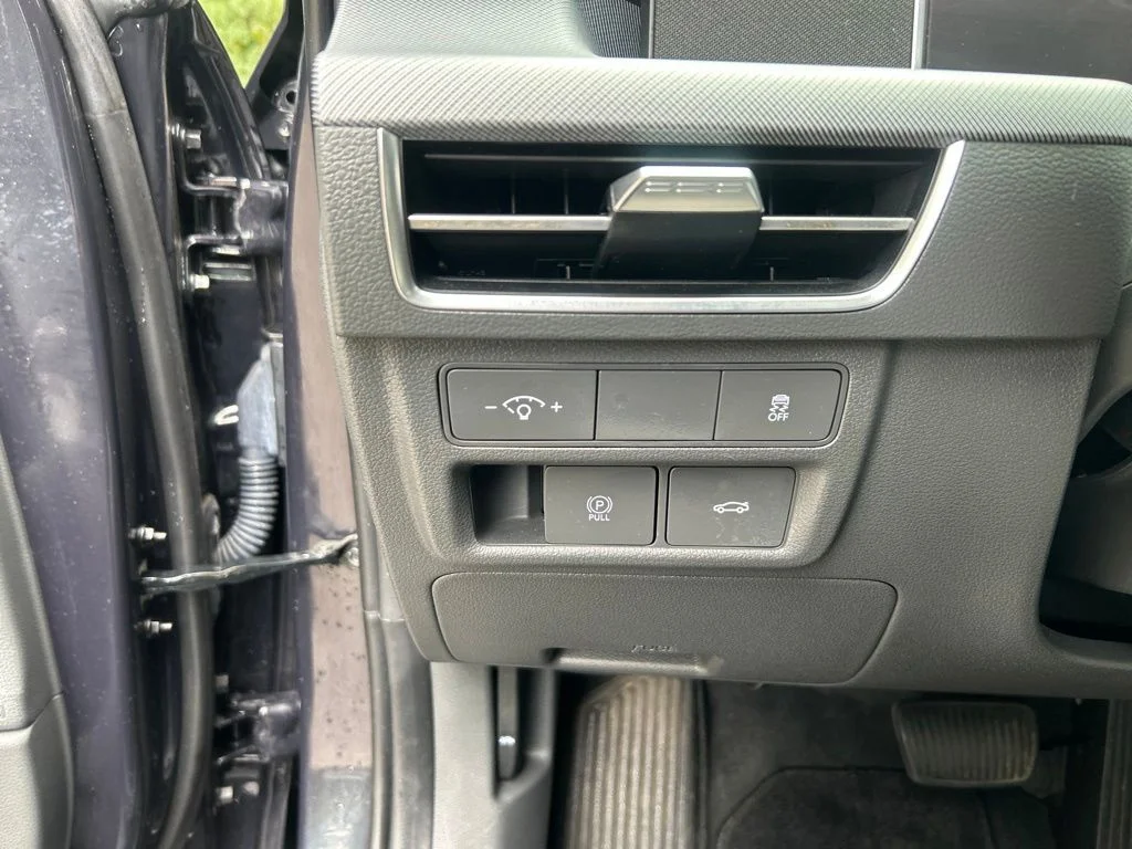 Used 2025 Blue Hyundai SEL image 23
