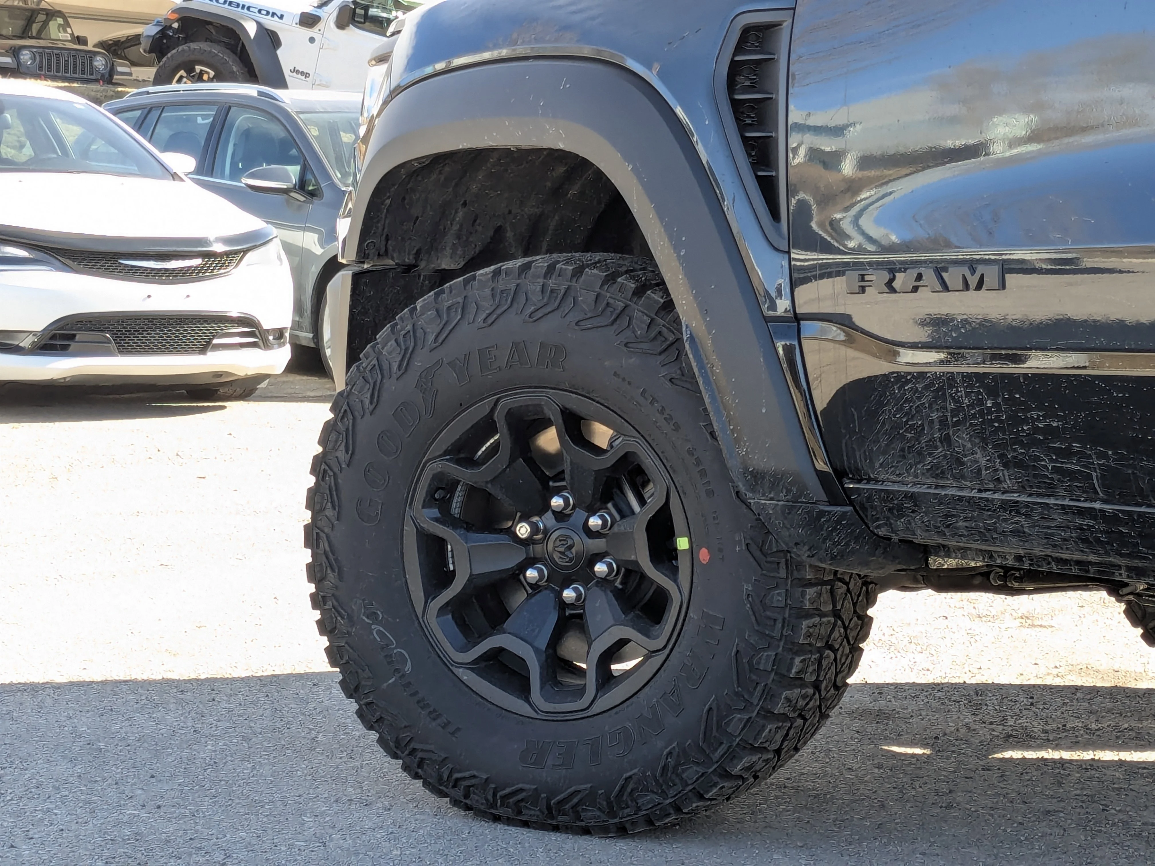 New 2026 Blue RAM RHO - - 3.0L Hurricane HO T-Turbo - RHO Level 1 Pkg w/ 14.4 Screen - Pano Sunroof & Massage Seats! image 11