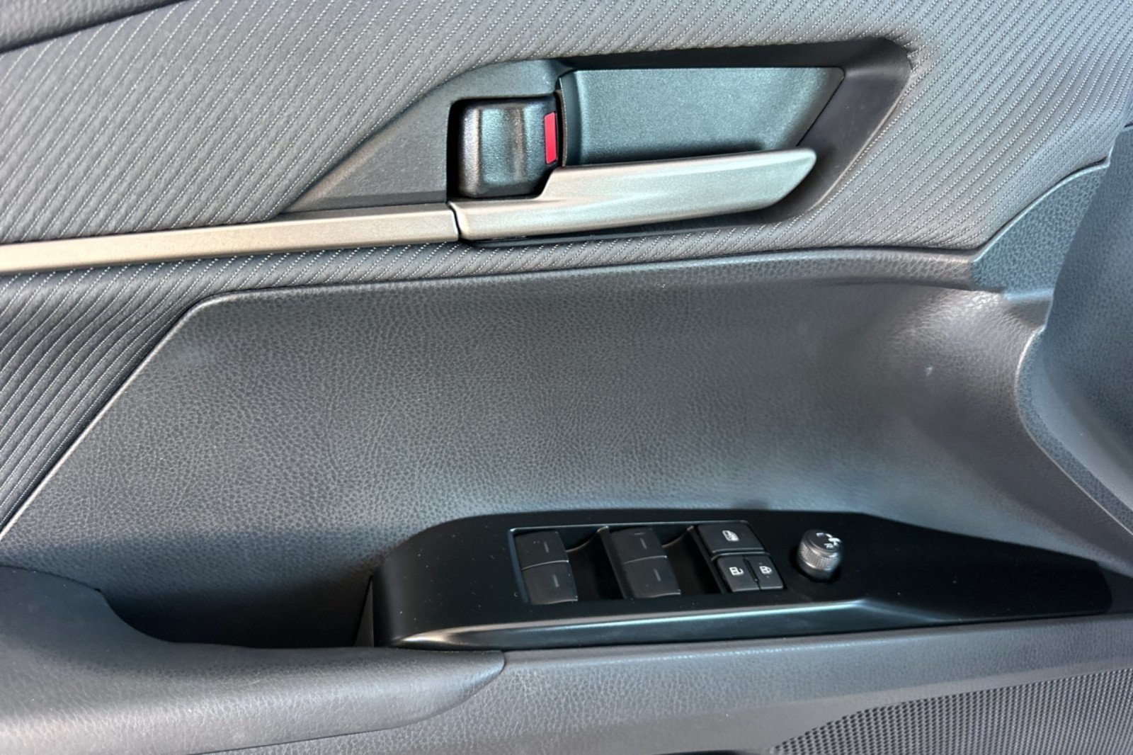 Certified Used 2026 Ice Cap Toyota SE image 10