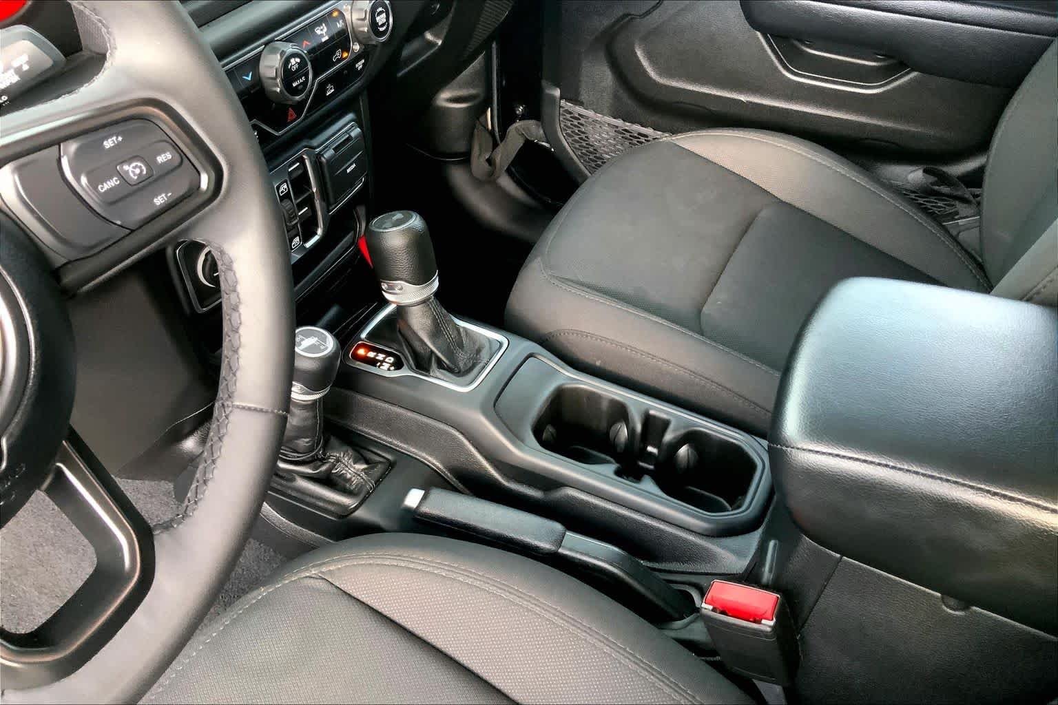 Used 2023 Black Clearcoat Jeep Sport Altitude image 17
