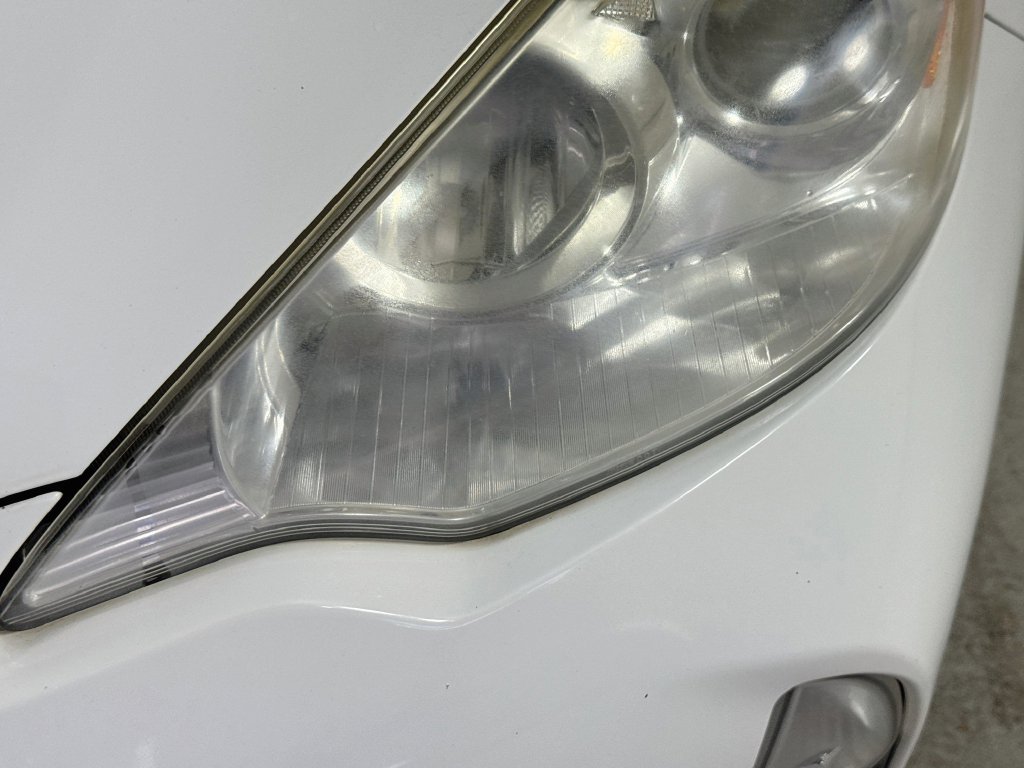 Used 2013 Super White Toyota Two image 33