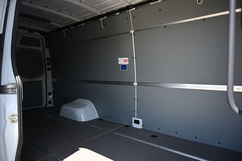 New 2026 Arctic White Mercedes-Benz Cargo 170 WB image 19