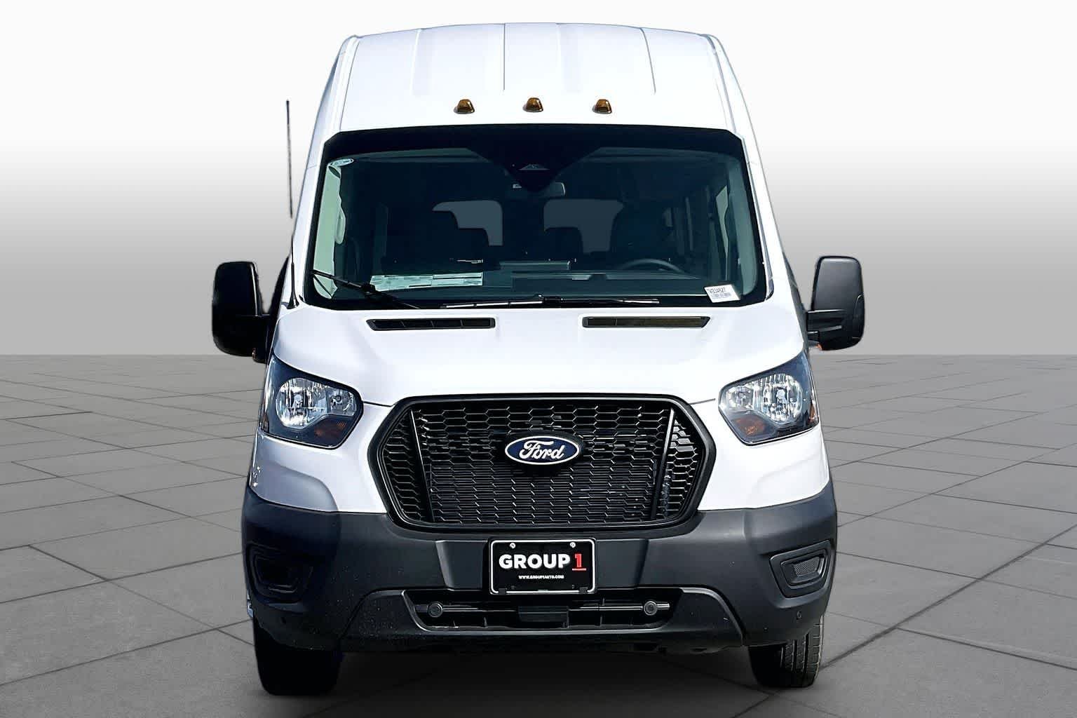 New 2026 Oxford White Ford Passenger Van XL image 3