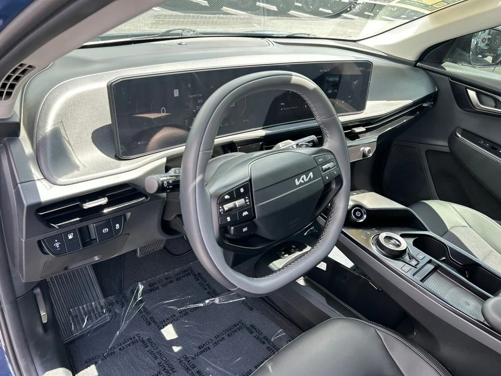 Certified Used 2026 Midnight Black Kia Light image 21