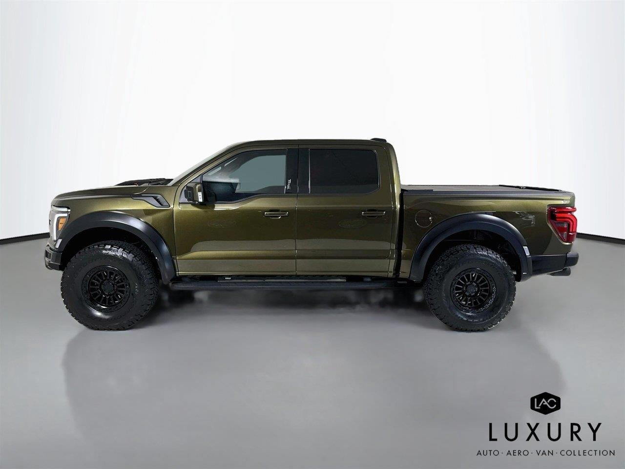 Used 2024 Shelter Green Ford Raptor R image 8