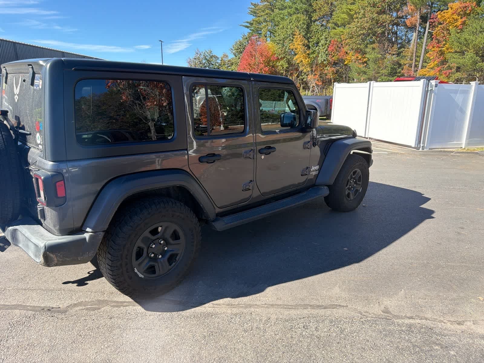 Used 2018 Granite Crystal Metallic Clearcoat Jeep Sport image 6