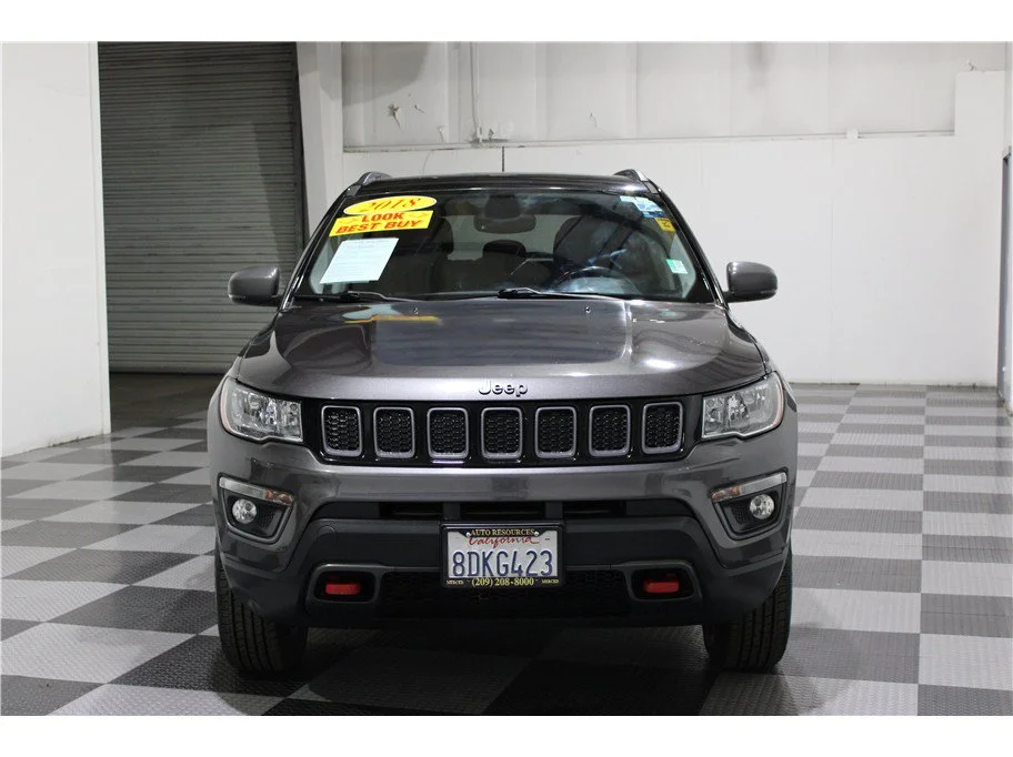 Used 2018 Granite Crystal Metallic Clearcoat Jeep Trailhawk image 2