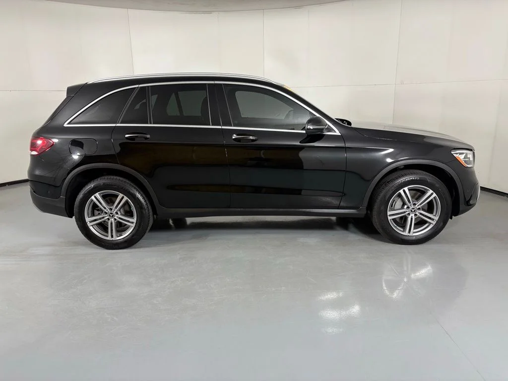 Used 2022 Black Mercedes-Benz GLC 300 image 9