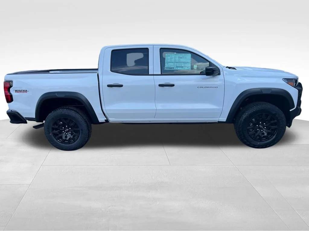 New 2026 Summit White Chevrolet Trail Boss image 6