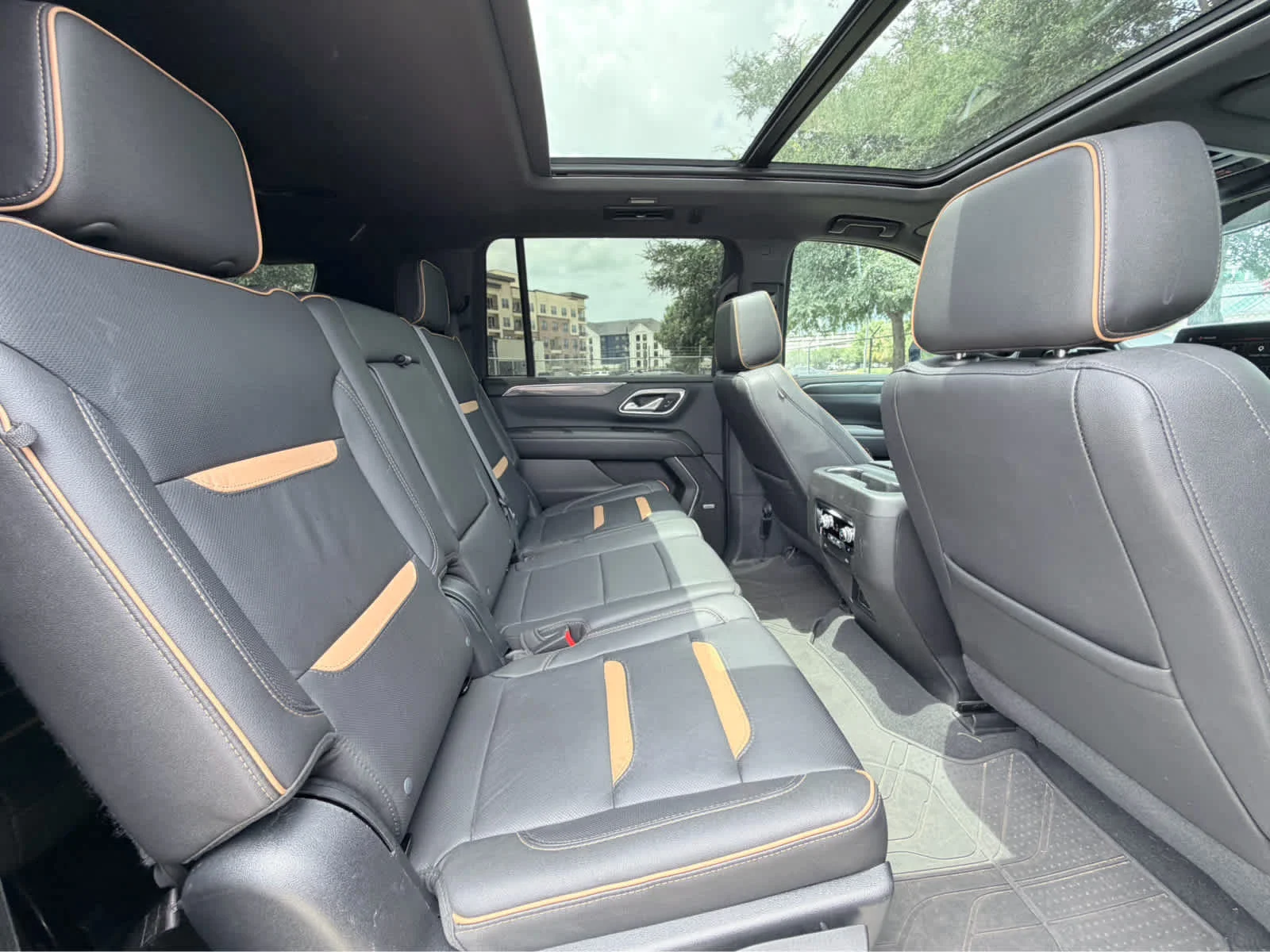 Used 2023 Sterling Metallic GMC AT4 image 36