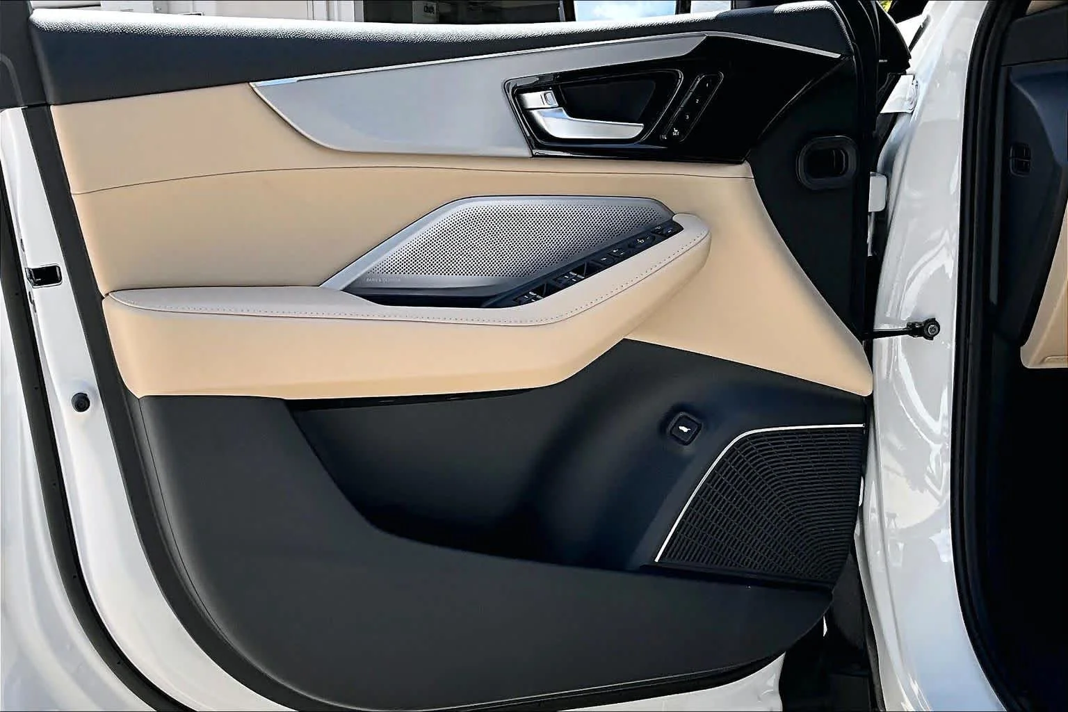 New 2026 Platinum White Pearl Acura w/Technology Package image 10