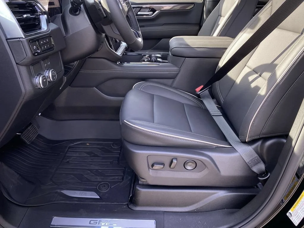 Used 2026 Onyx Black GMC Elevation image 32