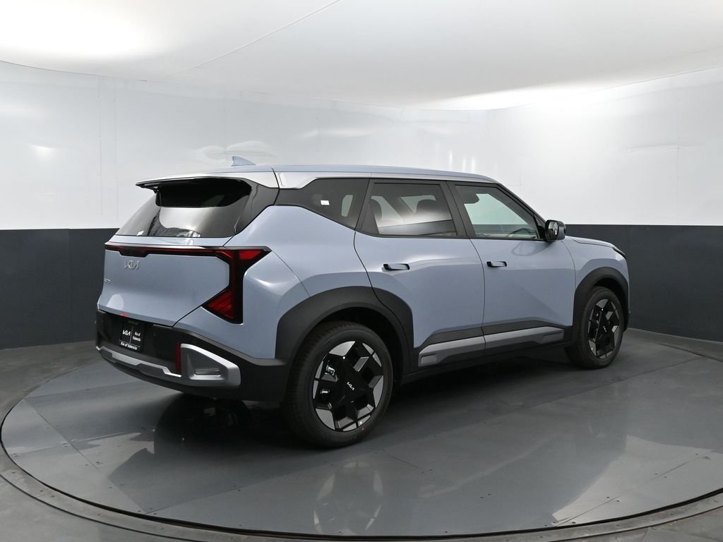 New 2027 Pale Gray Kia S image 20