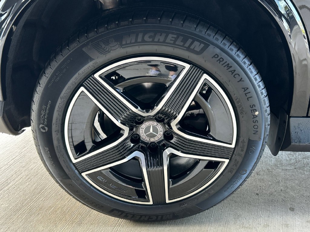 New 2027 Black Mercedes-Benz GLC 300 image 35
