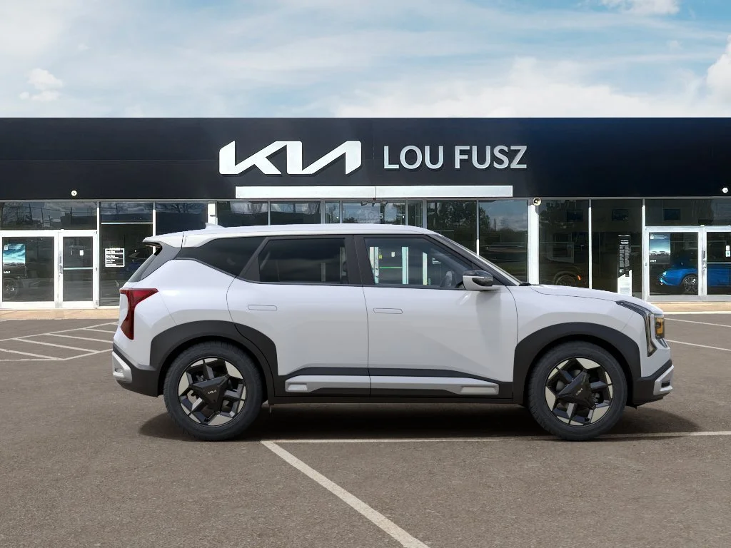 New 2027 Snow White Pearl Kia EX image 7