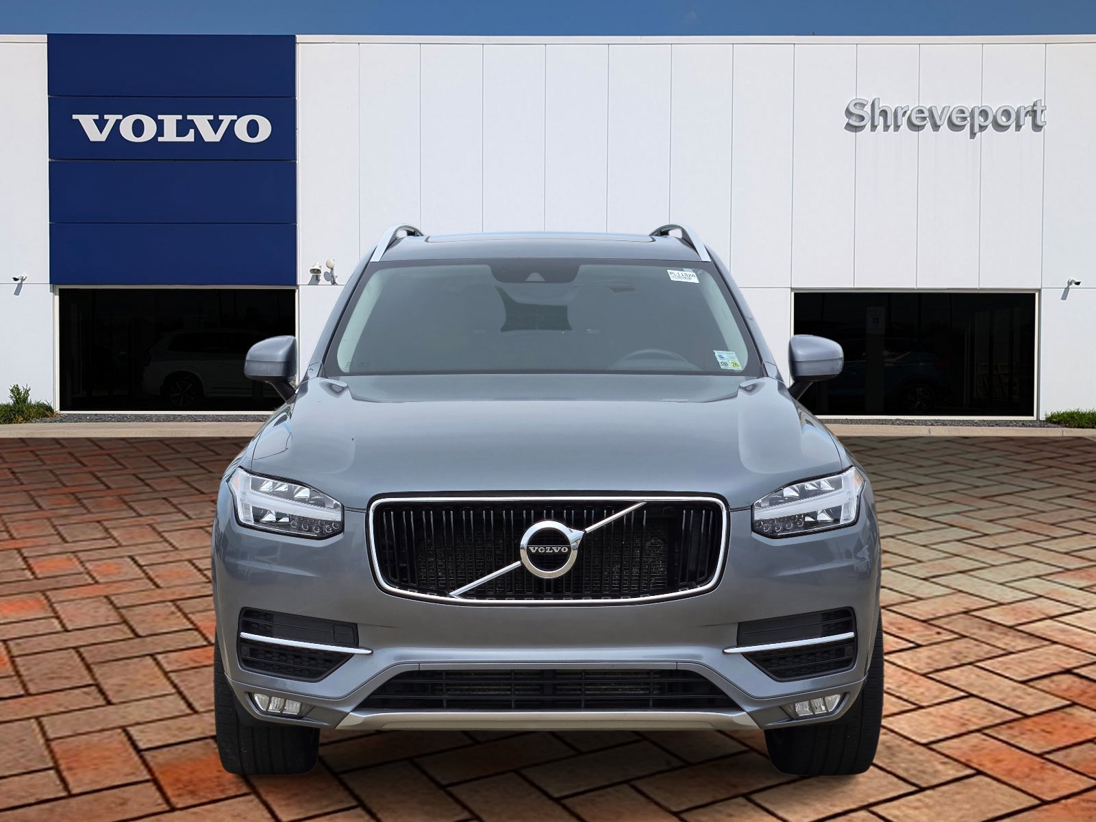 Used 2019 Gray Metallic Volvo Momentum image 2