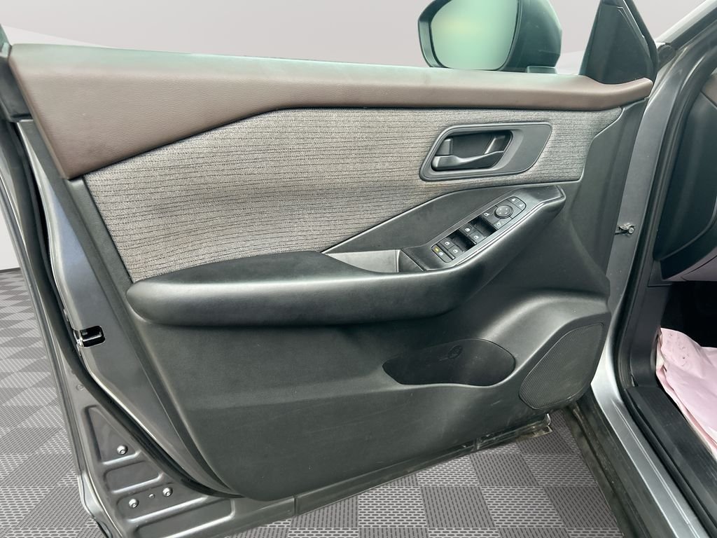 Used 2023 Gray Nissan S image 24