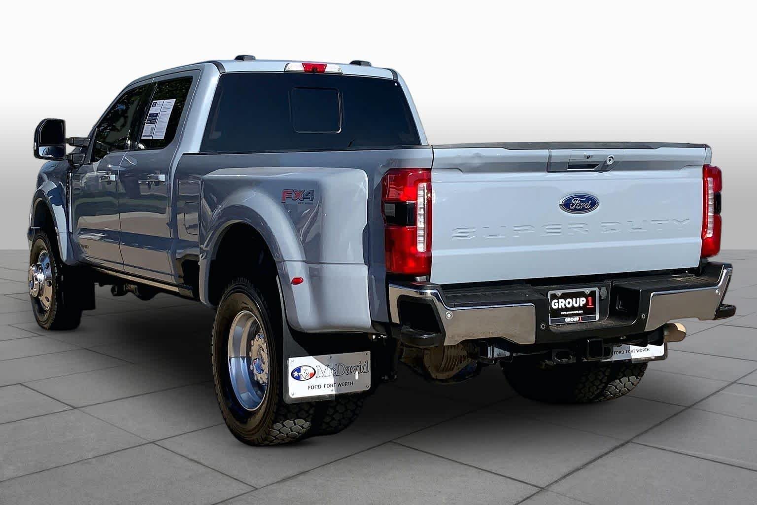 Used 2024 Glacier Gray Metallic TriCoat Ford LARIAT image 12