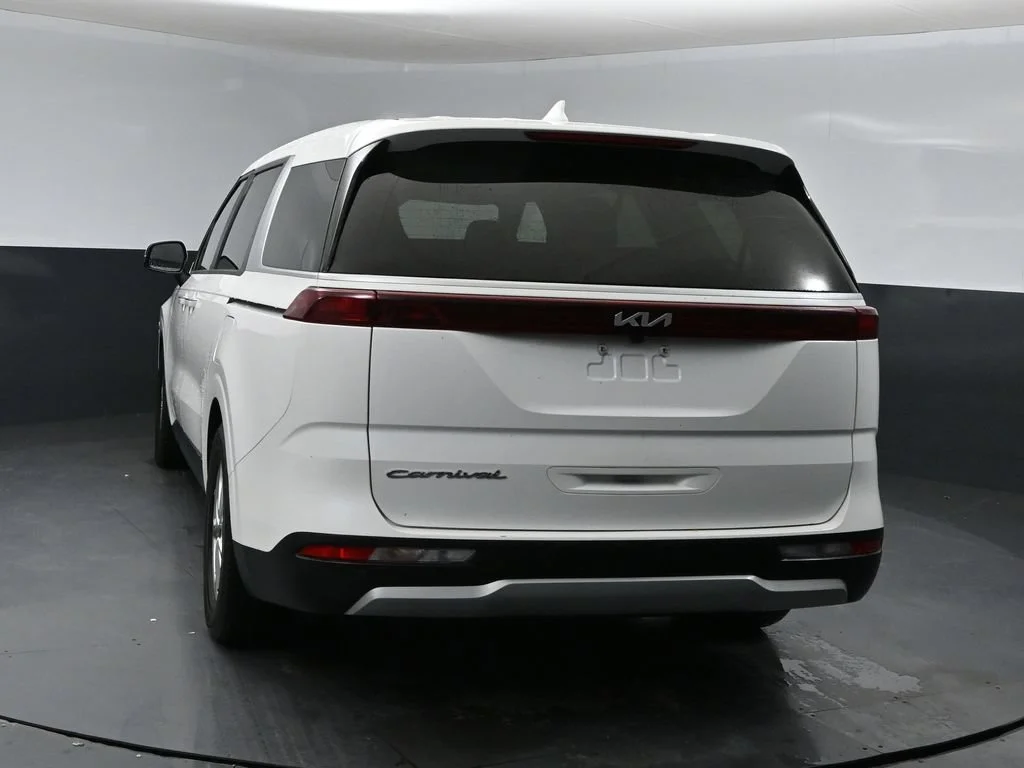 Certified Used 2022 White Kia LXS image 4