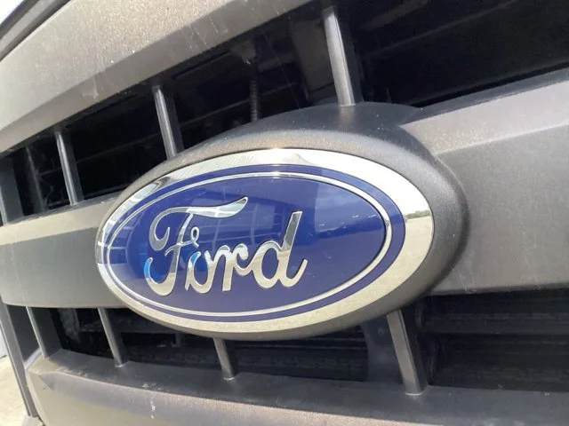 Used 2016 White Ford XL image 3
