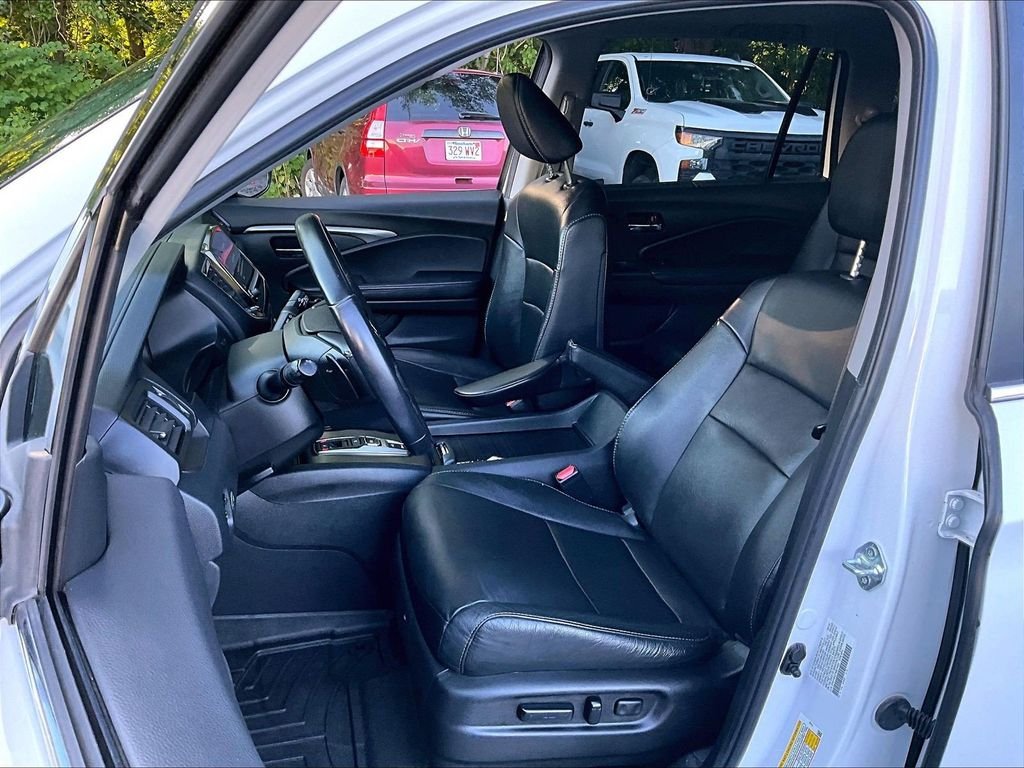 Used 2022 White Honda Special Edition image 10