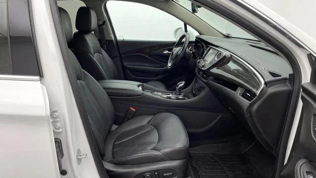 Used 2017 White Buick Essence image 28