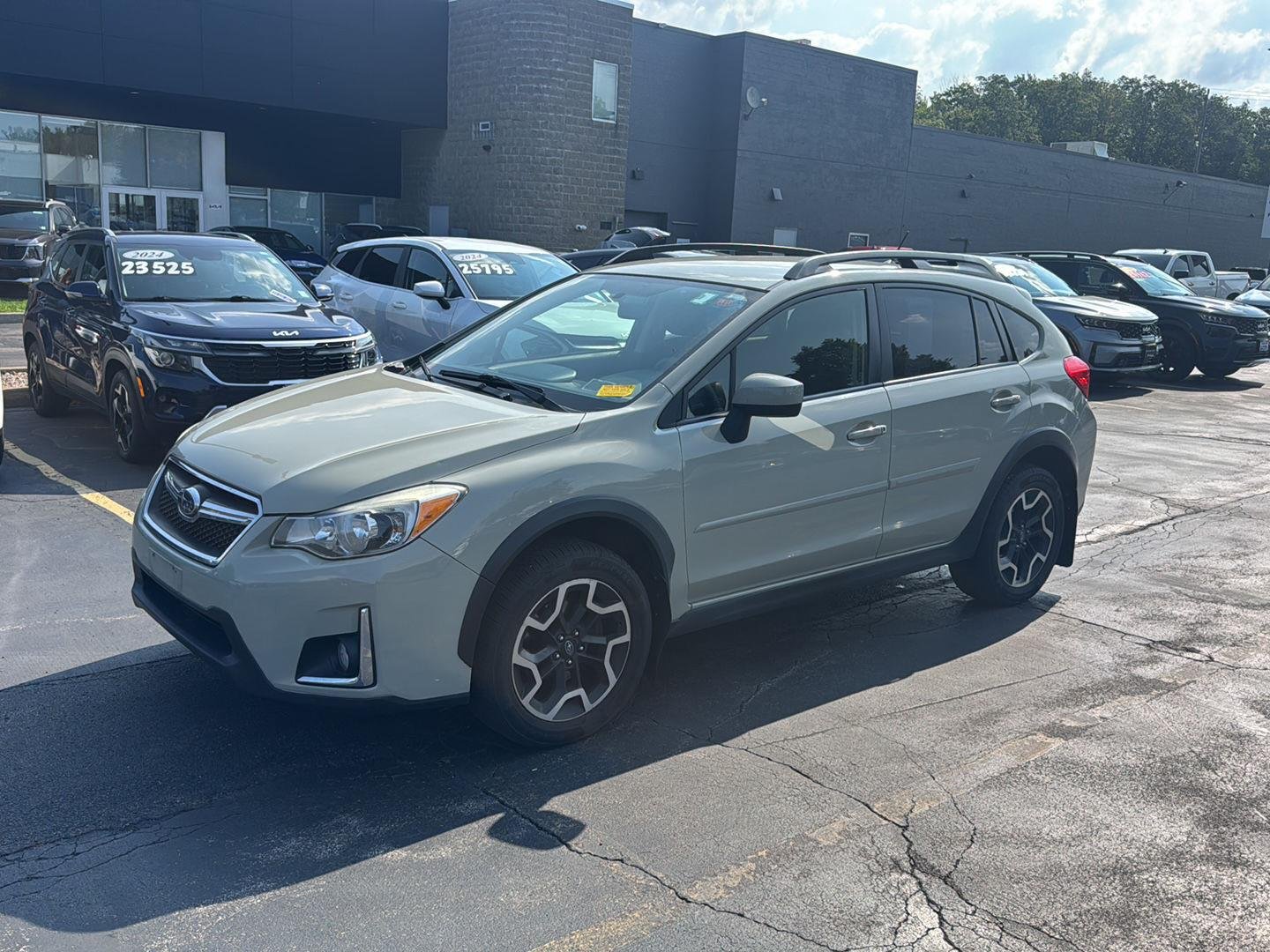 Used 2016 Desert Khaki Subaru Premium image 3