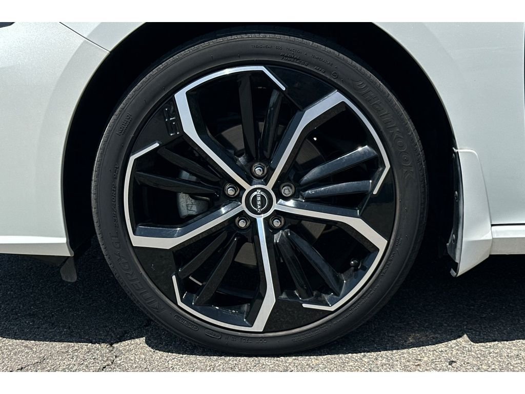 Used 2023 Pearl White Tricoat Nissan 2.5 SR image 45