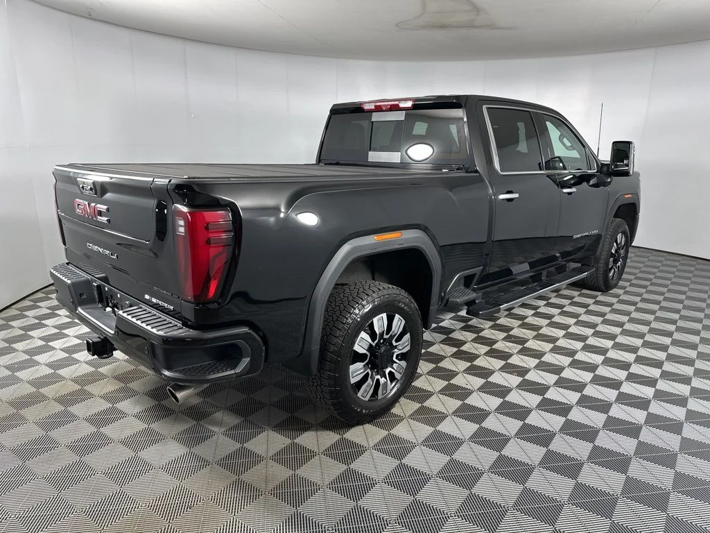 Used 2025 Black GMC Denali image 13