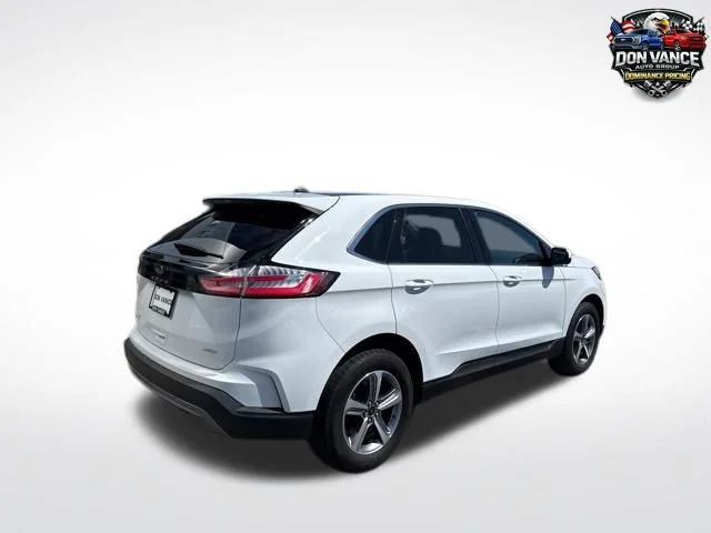 Used 2024 White Ford SEL image 4