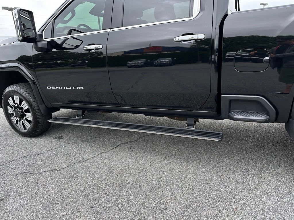 Used 2024 Onyx Black GMC Denali image 44