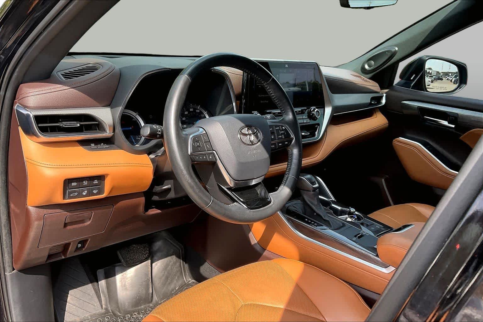 Used 2021 Opulent Amber Toyota Hybrid Platinum image 18