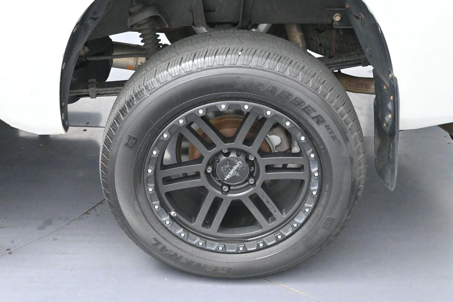 Used 2013 Super White Toyota Grade image 29