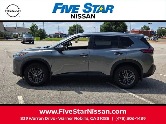 Used 2021 Gray Nissan S image 4