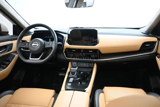 Used 2023 Pearl White Trico Nissan Platinum image 21