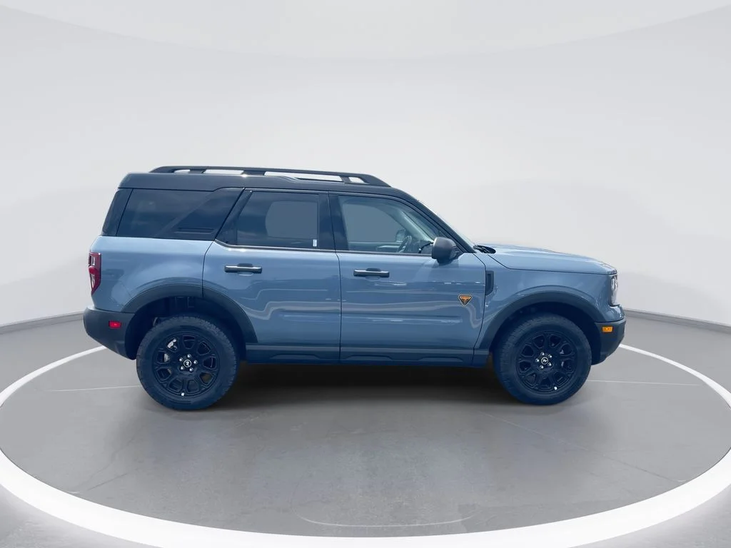 Used 2025 Gray Ford Badlands image 9