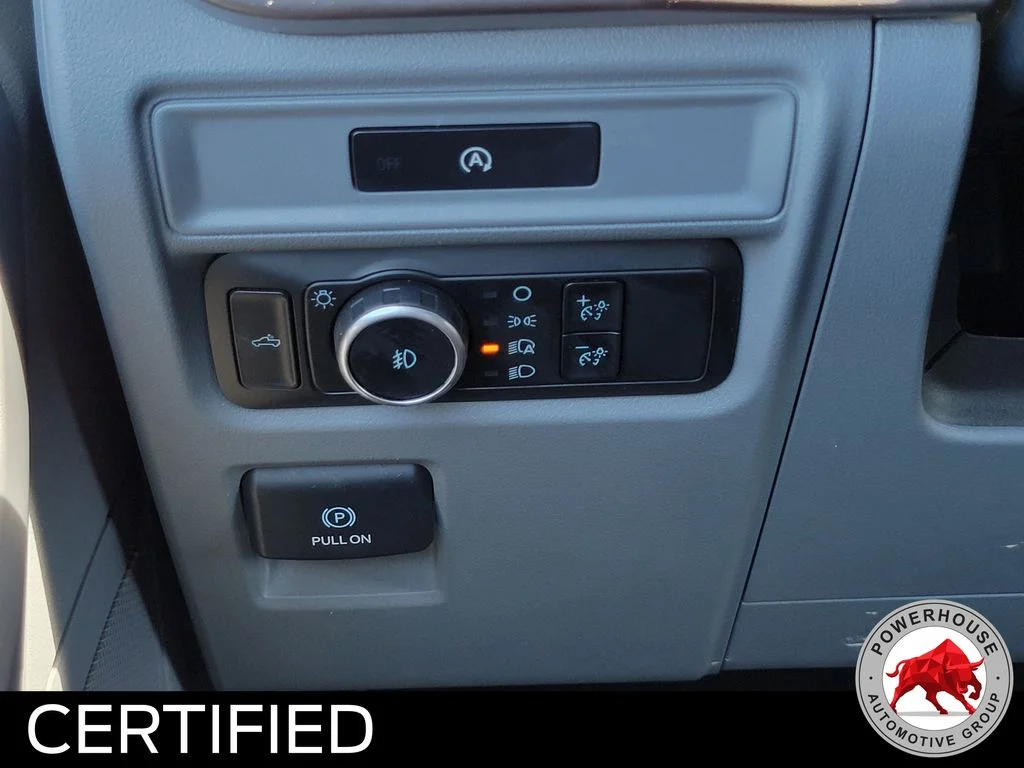 Used 2025 Blue Ford XLT image 27