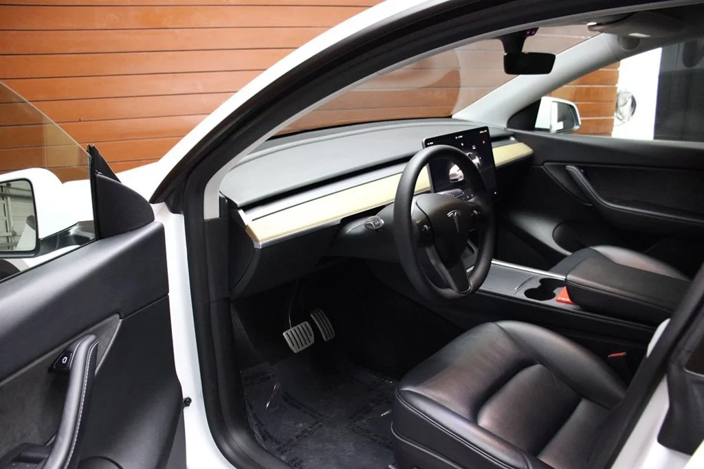 Used 2022 Pearl White Multi-Coat Tesla Performance image 10