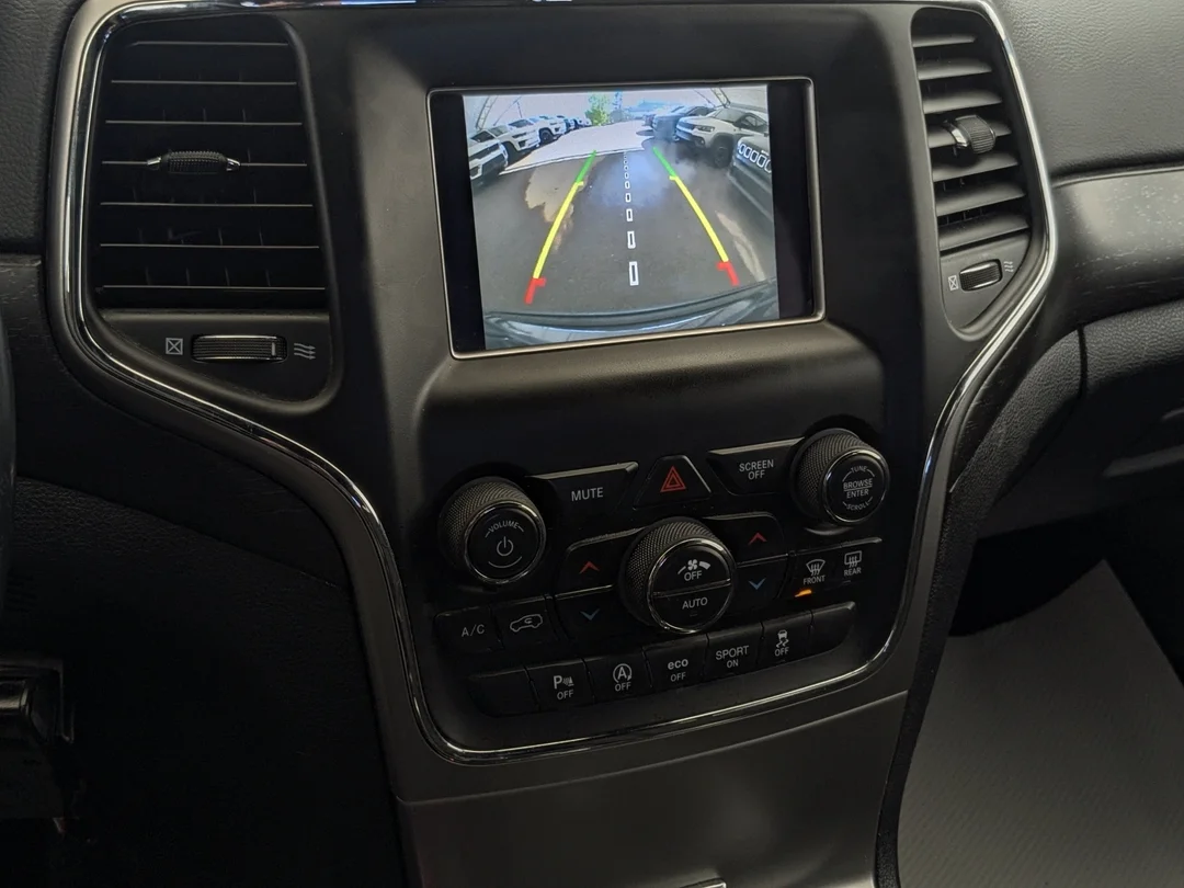 Used 2018 Black Jeep Laredo - - 4x4 - 3.6L Pentastar V6 - Quadra-Trac I 4x4 - Keyless Go - ParkView & ParkSense & More! image 23