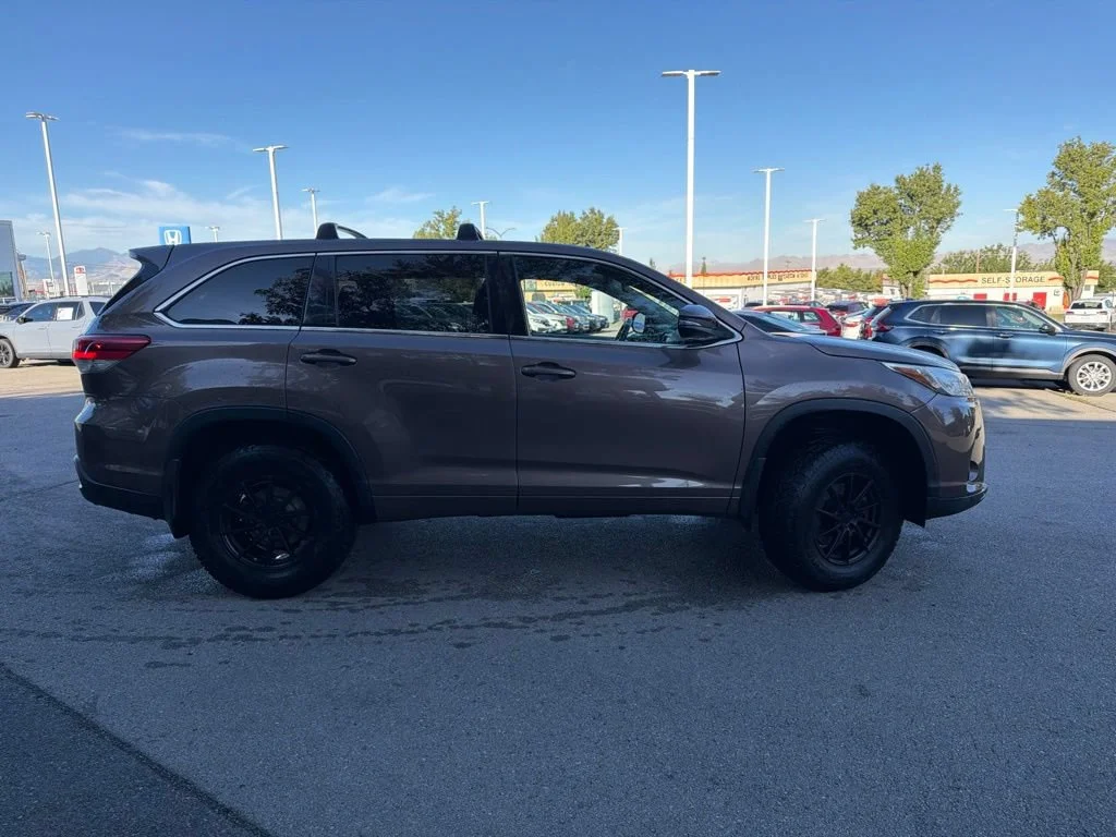 Used 2017 Walnut Toyota LE Plus image 4