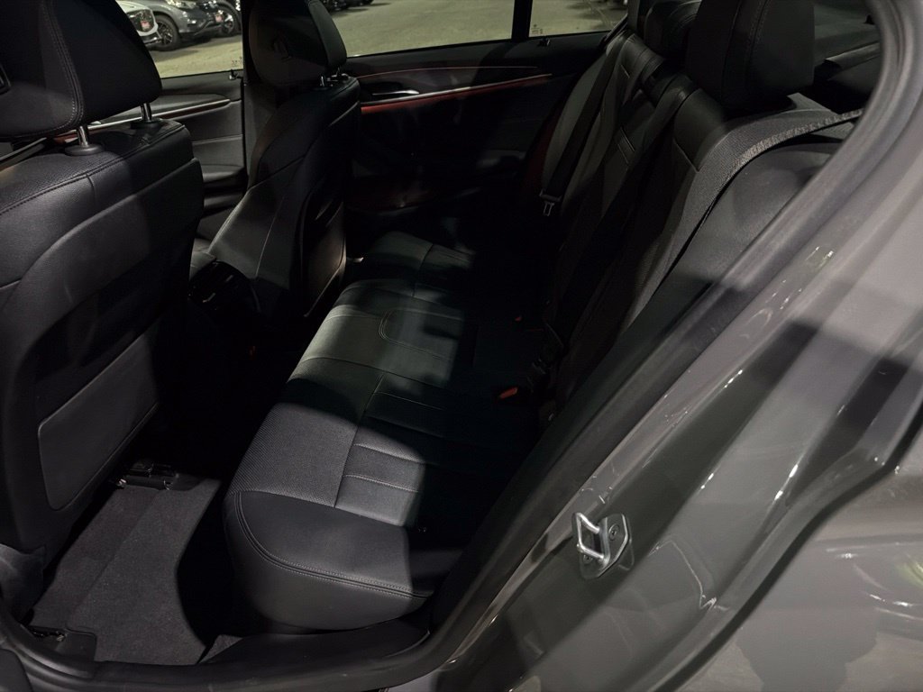Used 2021 Gray BMW 530i image 15