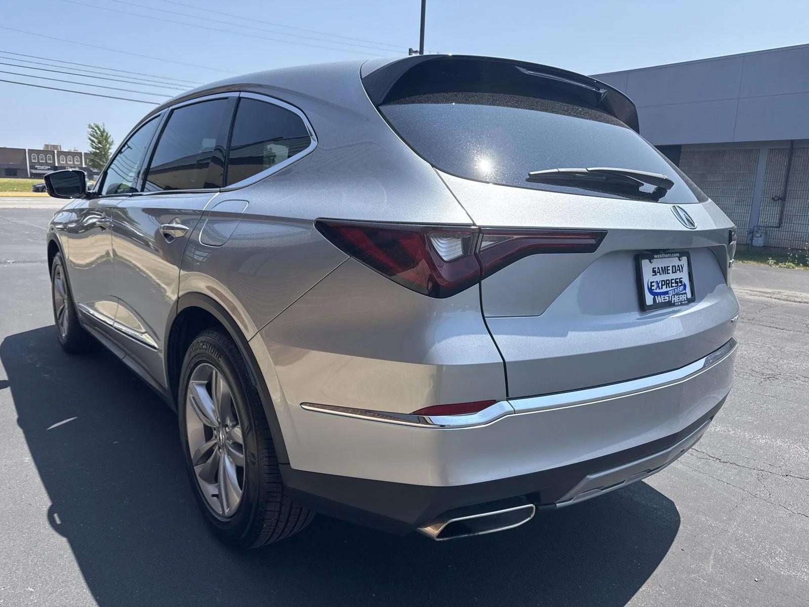 Used 2026 Solar Silver Metallic Acura  image 4