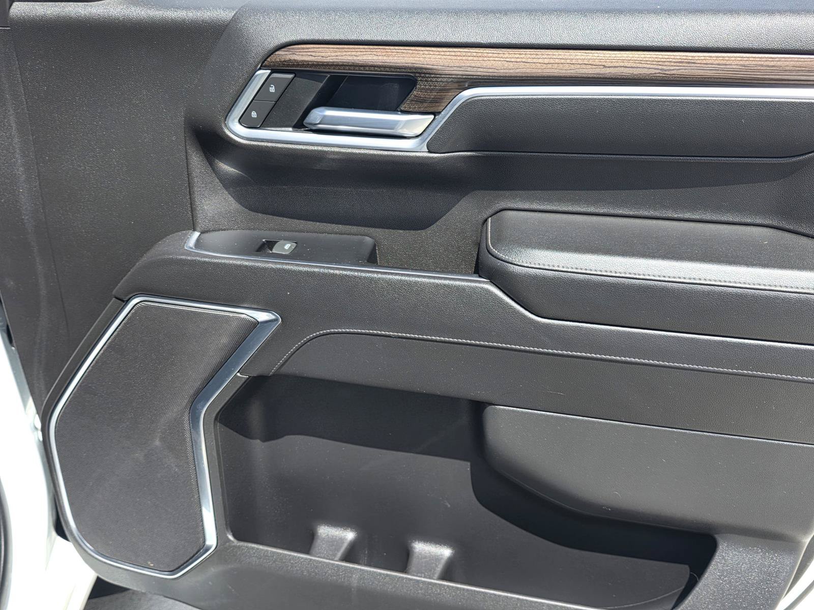 Used 2022 Summit White Chevrolet LT image 15