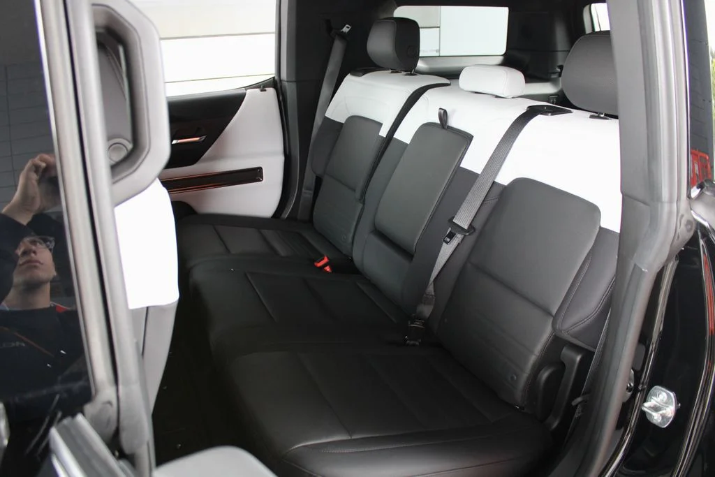 Used 2025 Black GMC 2X image 16