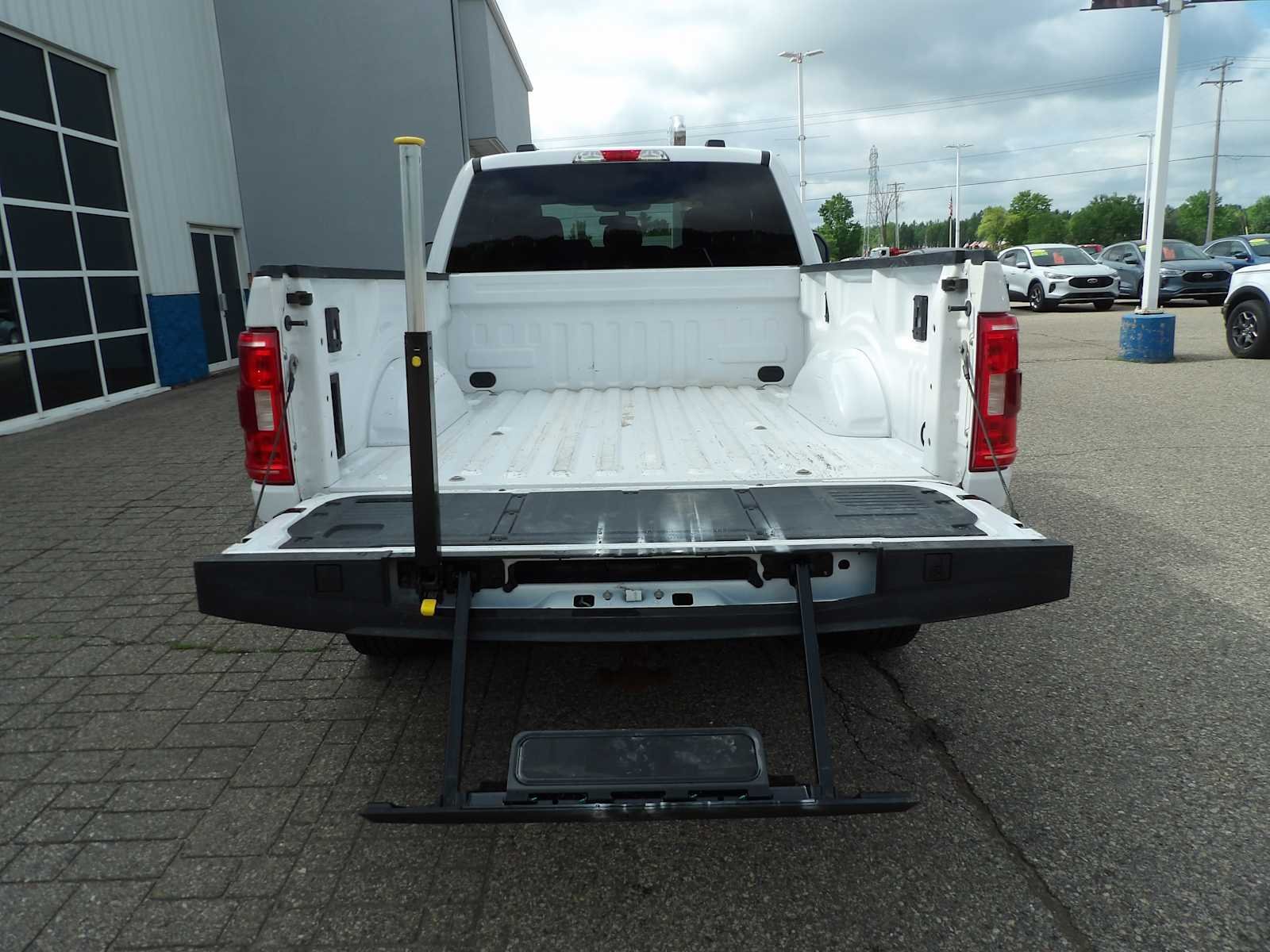 Used 2023 Oxford White Ford XL image 13