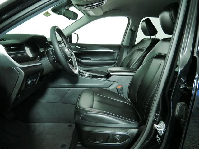 Used 2023 Black Jeep Limited image 21