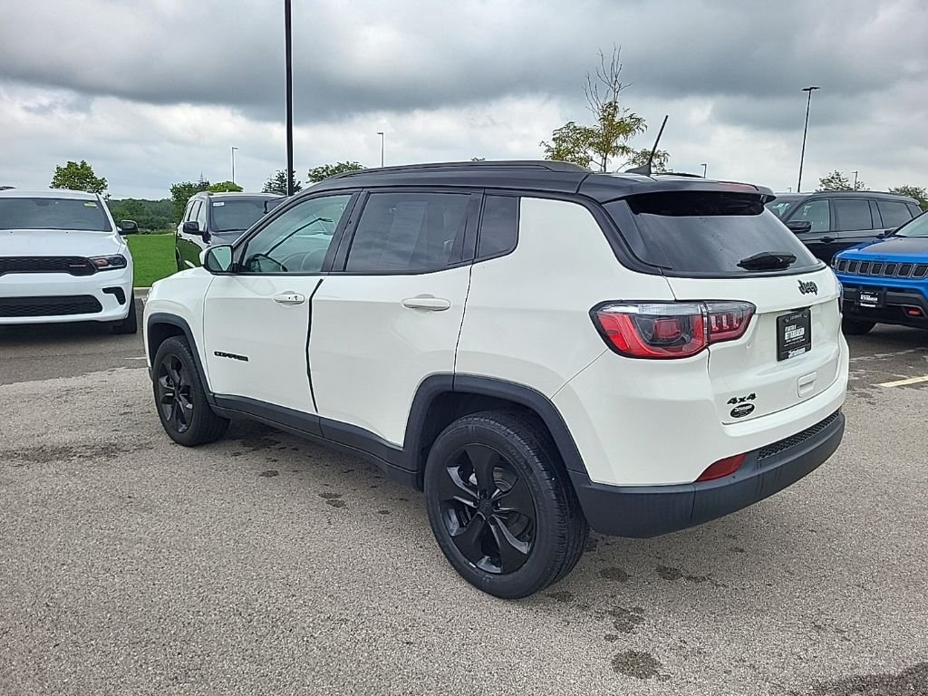 Used 2019 White Jeep Latitude image 3