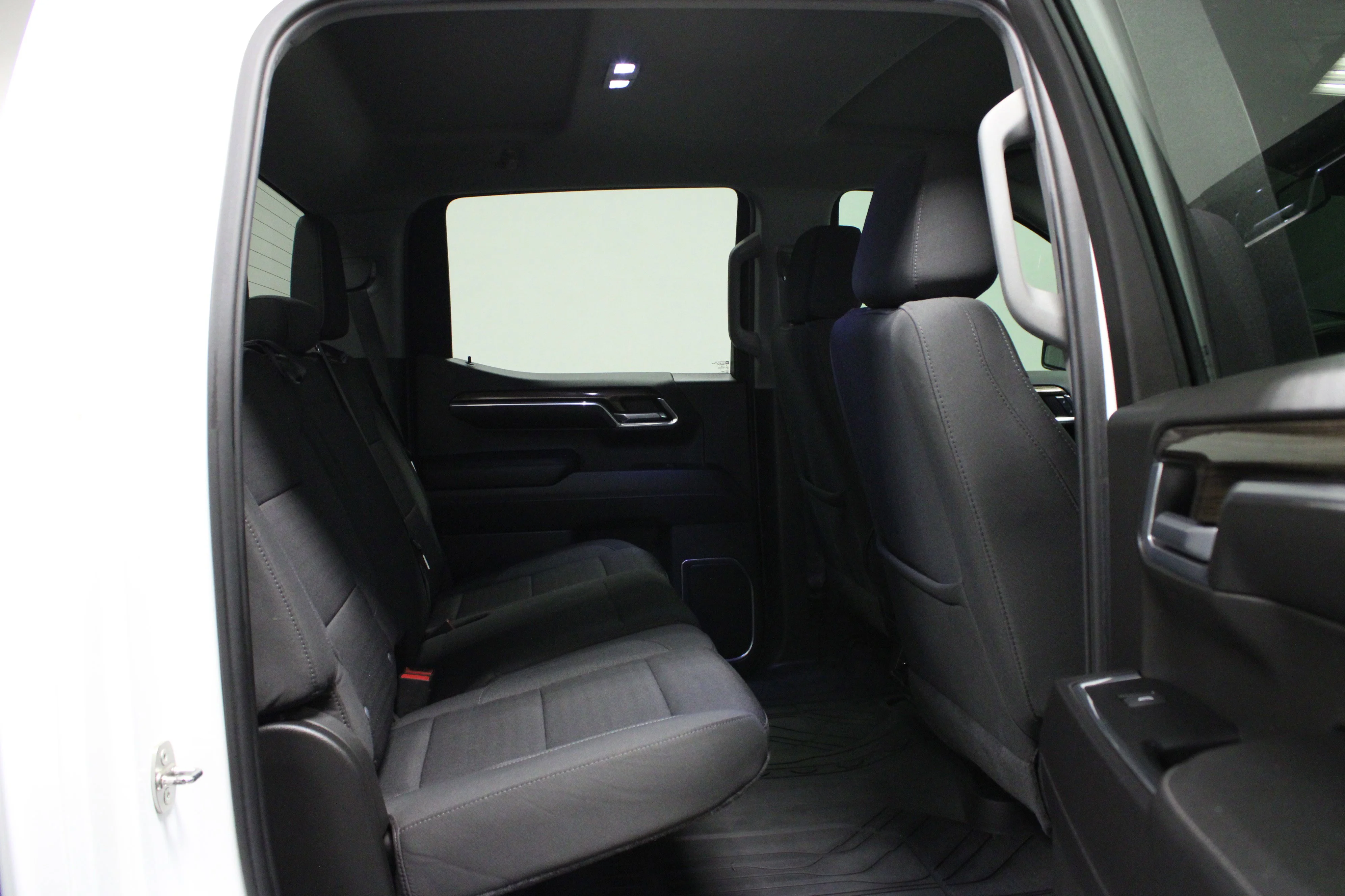 Used 2023 Summit White Chevrolet LT image 15