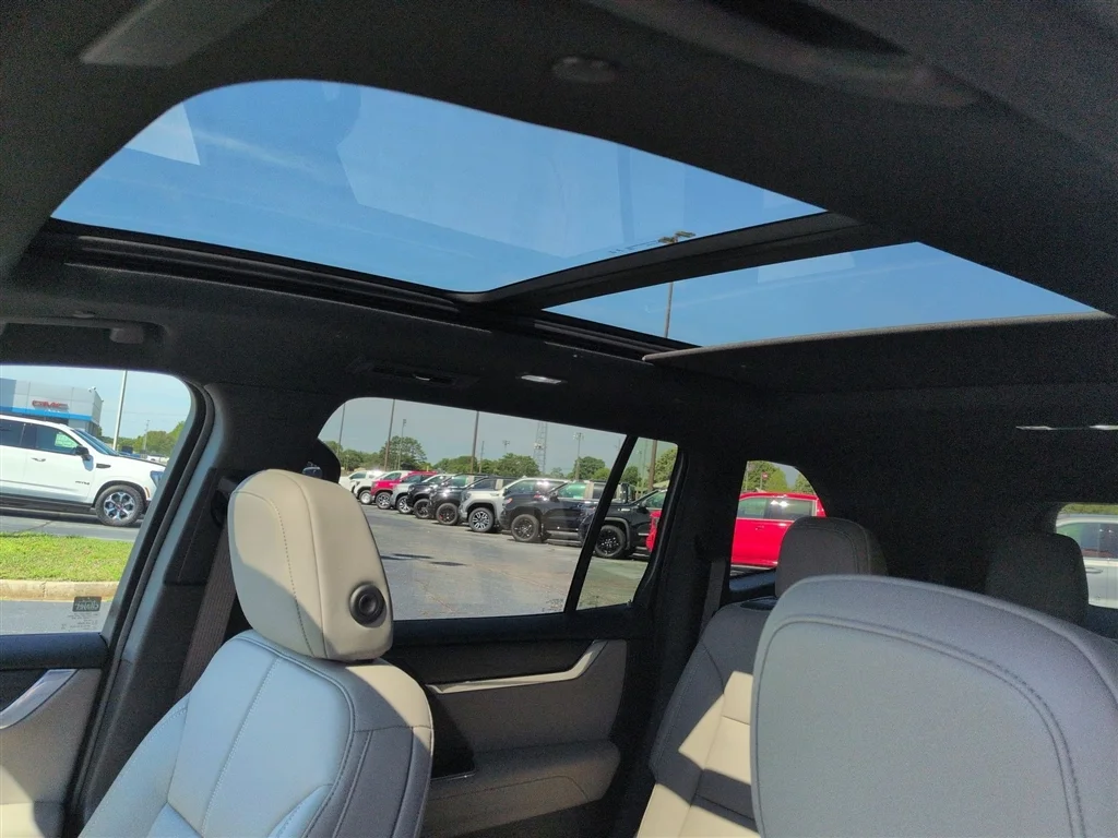 New 2026 Sterling Metallic GMC Elevation image 43